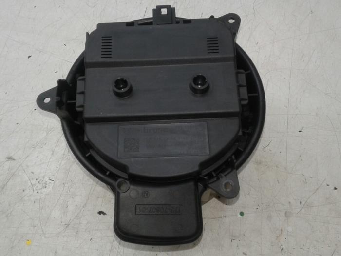 Heating and ventilation fan motor from a Audi A6 Allroad Quattro (C7) 3.0 TDI V6 24V 2014