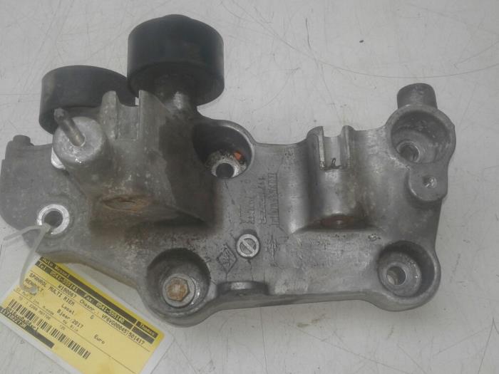 Usados Rodillo tensor correa múltiple Renault Master III (JV) 2.3 dCi 16V 170 FWD Precio € 72,45 Norma de margen ofrecido por Wessel Parts & Service B.V.