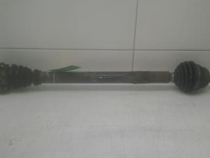 Used Front drive shaft, right Volkswagen Golf IV (1J1) 1.9 TDI Price € 59,00 Margin scheme offered by Autobedrijf G.H. Wessel B.V.