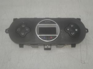 Used Heater control panel Renault Wind (EN/E4) Price € 75,00 Margin scheme offered by Autobedrijf G.H. Wessel B.V.
