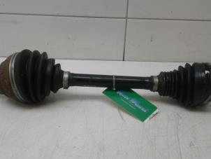 Used Front drive shaft, left Volkswagen Tiguan (AD1) 2.0 TDI 16V BlueMotion Techn.SCR 4Motion Price on request offered by Autobedrijf G.H. Wessel B.V.