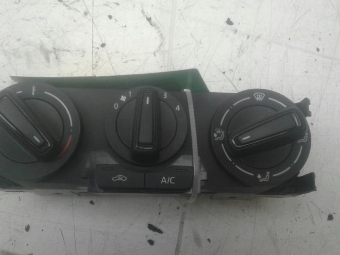 Heater control panel from a Volkswagen Polo V (6R) 1.0 12V BlueMotion Technology 2015