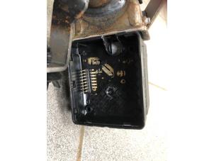 Used Steering column Renault Clio IV (5R) 0.9 Energy TCE 90 12V Price € 249,00 Margin scheme offered by Autobedrijf G.H. Wessel B.V.
