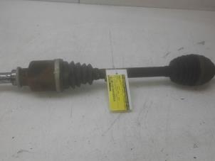 Used Front drive shaft, left Renault Clio III (BR/CR) 1.5 dCi 70 Price € 59,00 Margin scheme offered by Autobedrijf G.H. Wessel B.V.
