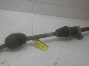 Used Front drive shaft, right Renault Clio III (BR/CR) 1.5 dCi 70 Price € 69,00 Margin scheme offered by Autobedrijf G.H. Wessel B.V.