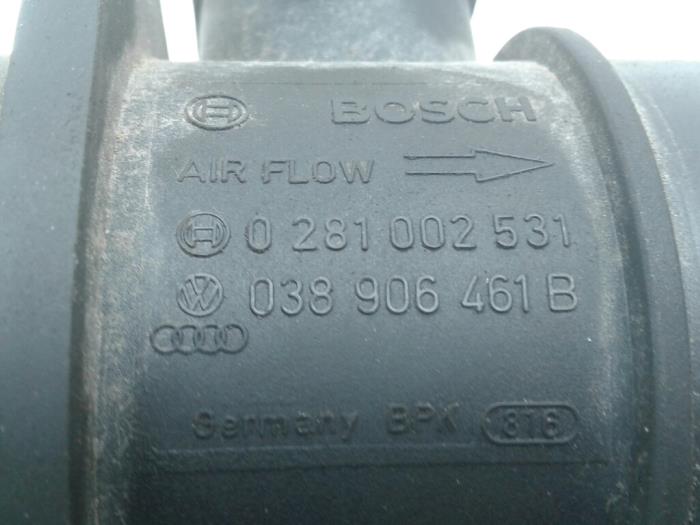 Airflow meter from a Volkswagen Caddy III (2KA,2KH,2CA,2CH) 2.0 SDI 2008