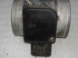 Used Airflow meter Opel Vectra C 2.2 16V Price € 65,00 Margin scheme offered by Autobedrijf G.H. Wessel B.V.