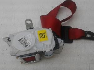 Used Seatbelt tensioner, right Mercedes SLK (R172) 2.1 250 CDI, 250d 16V Price on request offered by Autobedrijf G.H. Wessel B.V.