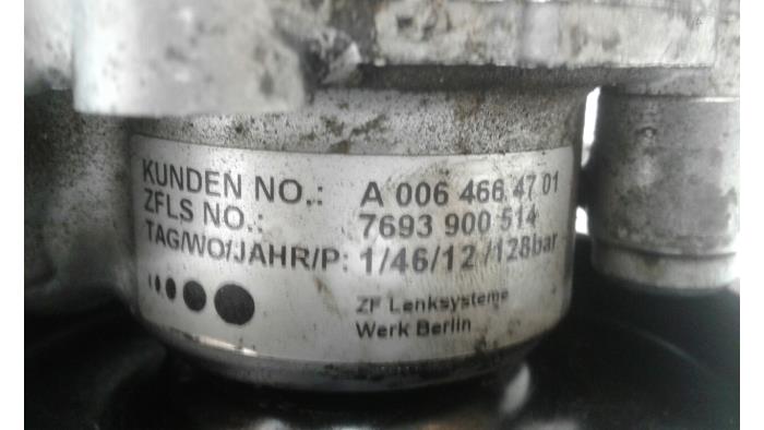 Bomba de dirección asistida de un Mercedes-Benz SLK (R172) 2.1 250 CDI, 250d 16V 2012