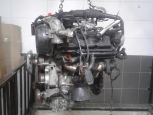 Motor van een Volkswagen Passat Variant (3B6) 2.5 TDI V6 24V 2003