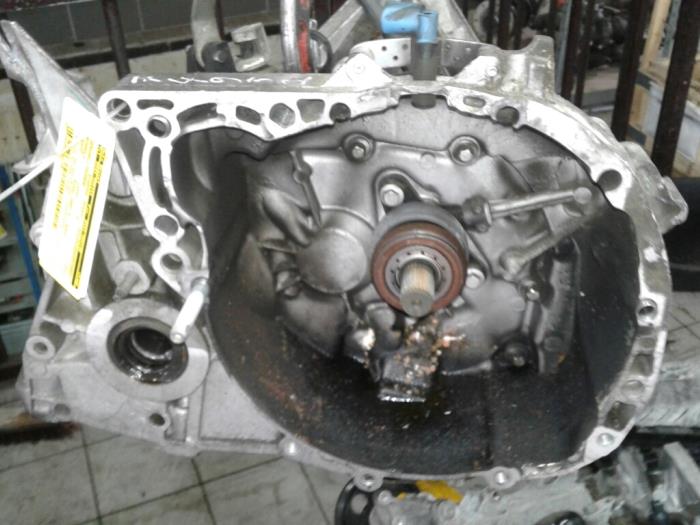 Usagé Boîte de vitesse Renault Scénic II (JM) 1.4 16V Prix € 366,45 Règlement à la marge proposé par Wessel Parts & Service B.V.