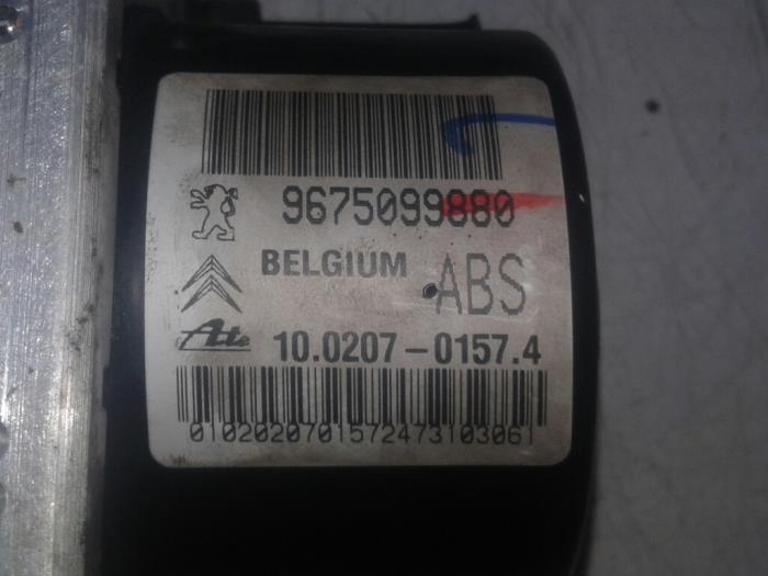 ABS pump from a Peugeot 207/207+ (WA/WC/WM) 1.4 2017