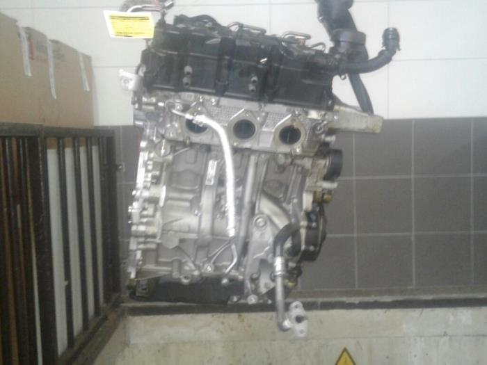 Engine from a MINI Mini (F55) 1.5 12V One D 2015