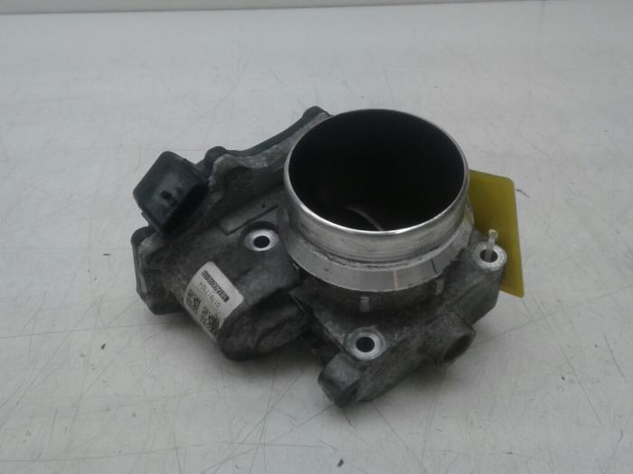 Throttle body from a Renault Master IV (JV) 2.3 dCi 16V 145 2018