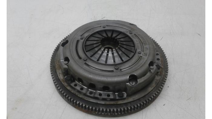 Used Flywheel Skoda Fabia III (NJ3) 1.0 12V LPG Price € 103,95 Margin scheme offered by Wessel Parts & Service B.V.