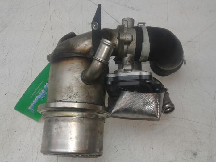 Usagé Refroidisseur RGE Volkswagen Passat (3G2) 1.6 TDI 16V Prix € 156,45 Règlement à la marge proposé par Wessel Parts & Service B.V.