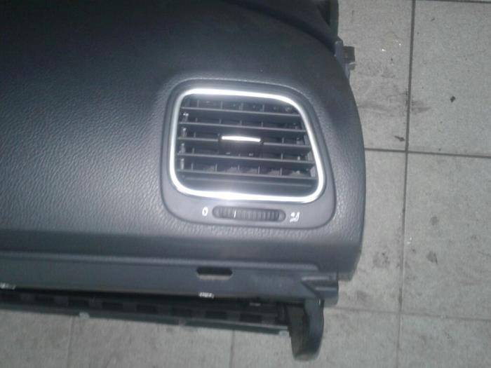 Poduszka powietrzna prawa (deska rozdzielcza) z Volkswagen Scirocco (137/13AD) 2.0 TDI 16V 2012