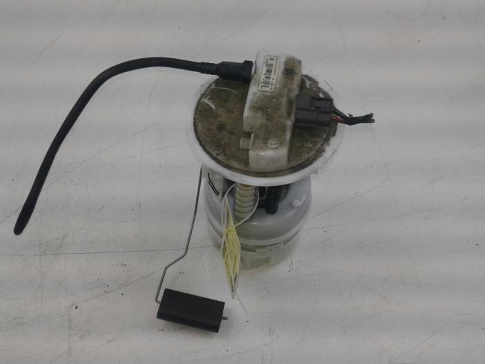 Gebrauchte Kraftstoffpumpe Elektrisch Renault Clio IV (5R) 1.2 16V Preis € 78,75 Margenregelung angeboten von Wessel Parts & Service B.V.