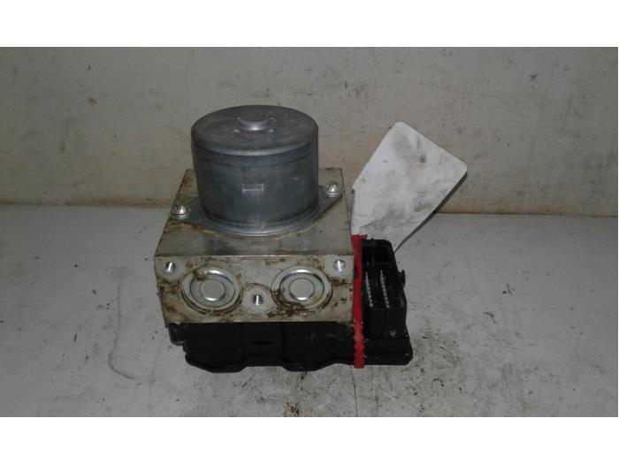 Usagé Bloc ABS Fiat Croma (194) 1.9 D Multijet Prix € 194,25 Règlement à la marge proposé par Wessel Parts & Service B.V.