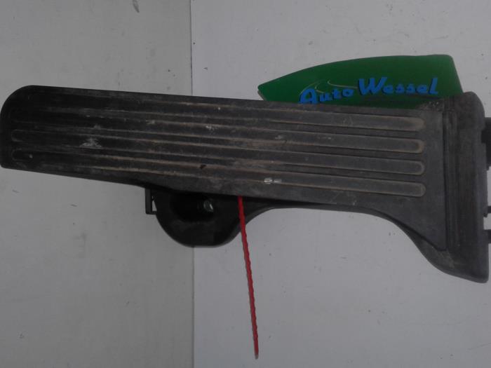 Gaspedalposition Sensor van een Volkswagen Golf V (1K1) 1.9 TDI 2004