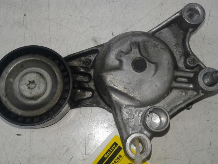 Usados Rodillo tensor correa múltiple Peugeot 2008 (CU) 1.6 BlueHDi 115 16V Precio € 47,25 Norma de margen ofrecido por Wessel Parts & Service B.V.