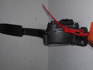 Gaspedalposition Sensor van een Renault Twingo II (CN) 1.2 16V 2009