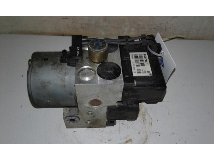 Usagé Bloc ABS Peugeot 406 (8B) 1.8 16V Prix € 40,95 Règlement à la marge proposé par Wessel Parts & Service B.V.