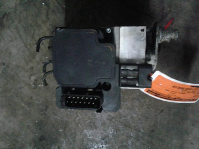 Używane Pompa ABS Mercedes E (W210) 3.0 E-300D Turbo 24V Cena € 40,95 Procedura marży oferowane przez Wessel Parts & Service B.V.