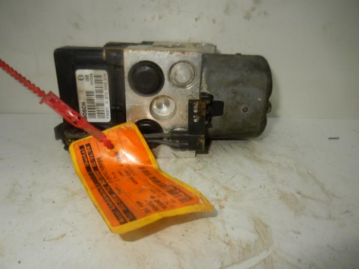 Used ABS pump Renault Megane Coupé (DA) 1.6i Price € 40,95 Margin scheme offered by Wessel Parts & Service B.V.