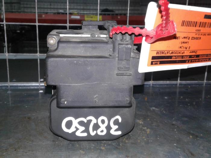 Gebrauchte ABS Pumpe Renault Kangoo Express (FC) 1.4 Preis € 40,95 Margenregelung angeboten von Wessel Parts & Service B.V.