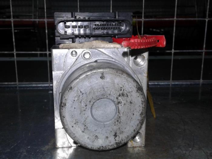 Begagnade ABS-pump Renault Kangoo Express (FW) 1.5 dCi 85 Pris € 82,95 Marginaltabell erbjuds av Wessel Parts & Service B.V.