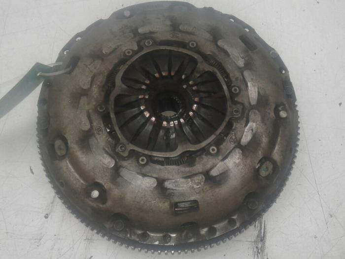 Used Flywheel Volkswagen Passat Variant (3C5) 2.0 TDI 140 Price € 124,95 Margin scheme offered by Wessel Parts & Service B.V.