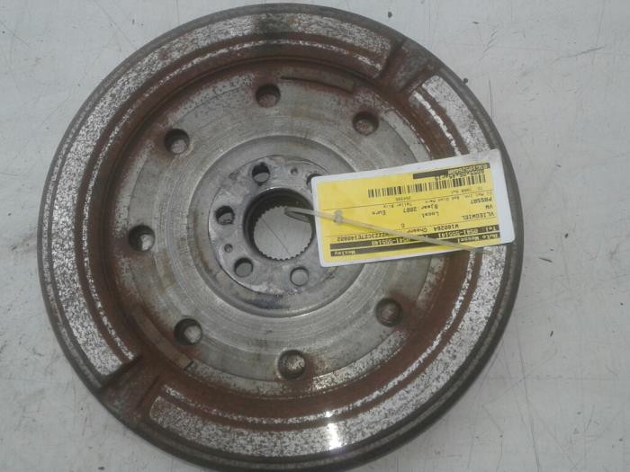 Used Flywheel Volkswagen Passat Variant (3C5) 2.0 TDI 140 Price € 189,00 Margin scheme offered by Wessel Parts & Service B.V.