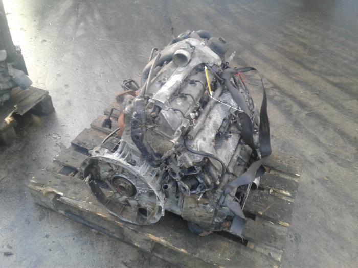 Engine from a Mercedes-Benz S (W220) 4.0 S-400 CDI 2004