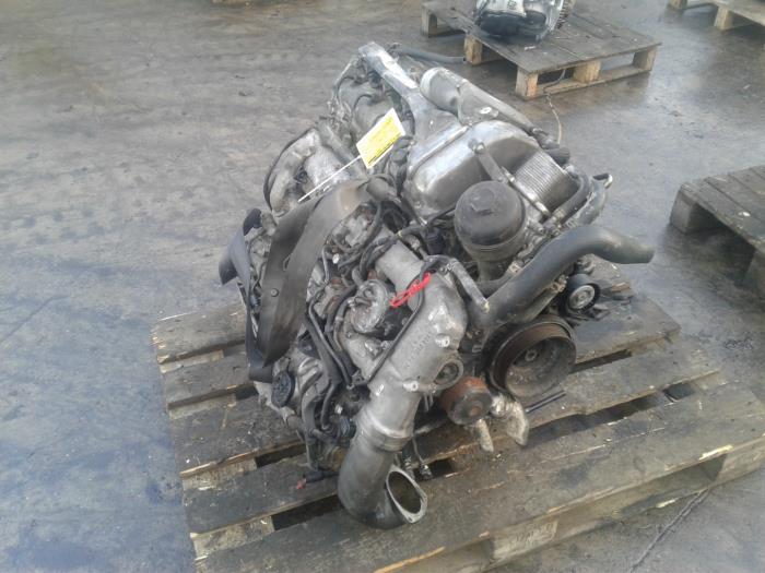 Engine from a Mercedes-Benz S (W220) 4.0 S-400 CDI 2004