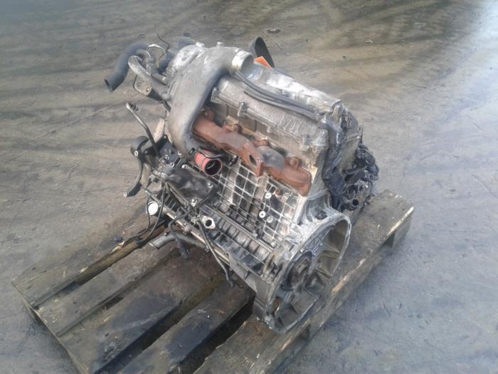 Engine from a Mercedes-Benz S (W220) 4.0 S-400 CDI 2004