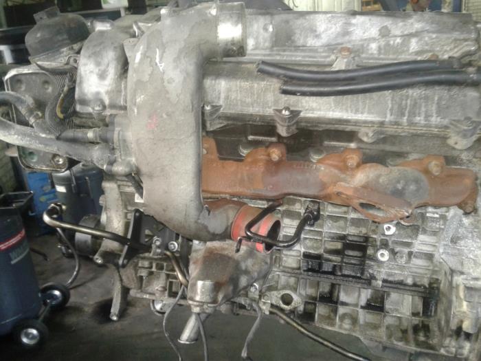 Engine from a Mercedes-Benz S (W220) 4.0 S-400 CDI 2004