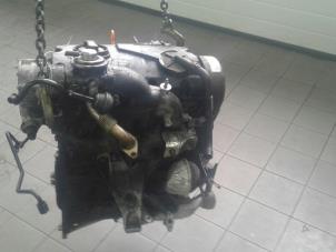 Motor van een Audi A4 Avant (B6) 1.9 TDI PDE 130 2004