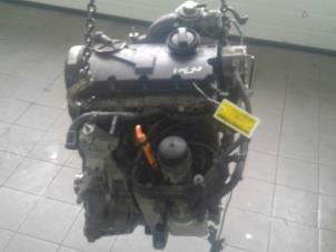Motor van een Audi A4 Avant (B6) 1.9 TDI PDE 130 2004