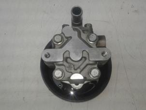 Used Power steering pump Opel Movano Combi 2.3 CDTi 16V Price € 75,00 Margin scheme offered by Autobedrijf G.H. Wessel B.V.