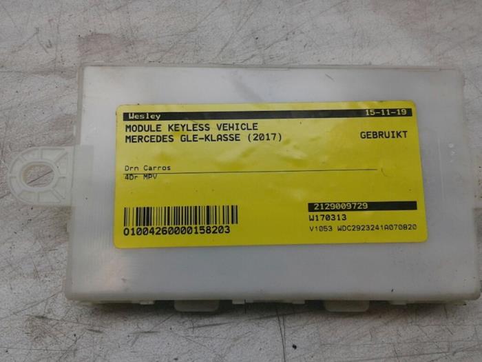 Używane Modul keyless vehicle Mercedes GLE Coupe (C292) 350d 3.0 V6 24V BlueTEC 4-Matic Cena € 72,45 Procedura marży oferowane przez Wessel Parts & Service B.V.