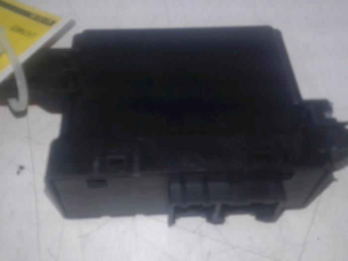 Begagnade PDC-modul Opel Corsa E 1.4 16V Bi-Fuel Pris € 47,25 Marginaltabell erbjuds av Wessel Parts & Service B.V.