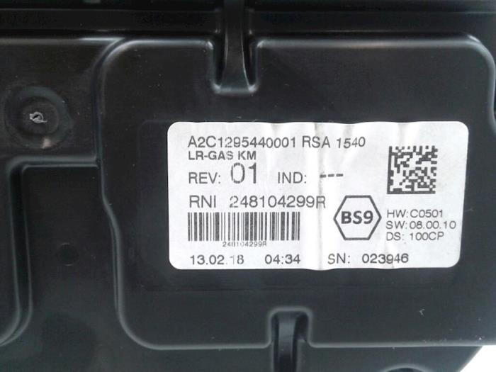 Cuentakilómetros de un Renault Megane IV Estate (RFBK) 1.2 Energy TCE 100 2018