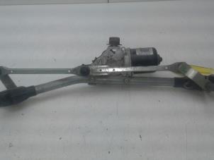 Used Front wiper motor Renault Megane III Grandtour (KZ) 1.6 Energy dCi 130 Price € 70,00 Margin scheme offered by Autobedrijf G.H. Wessel B.V.