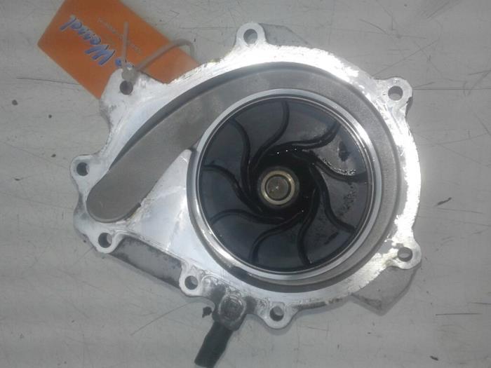 Begagnade Vattenpump Mercedes C (W205) C-220 2.2 CDI BlueTEC, C-220 d 16V Pris € 93,45 Marginaltabell erbjuds av Wessel Parts & Service B.V.