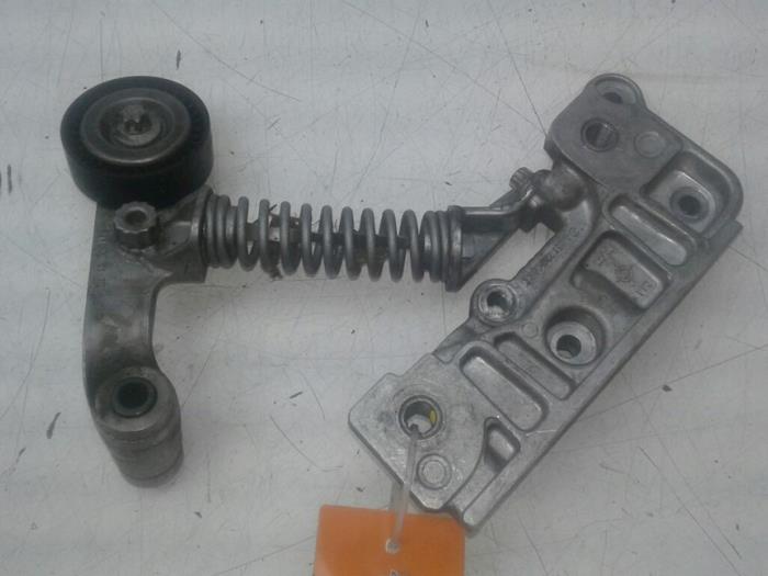 Usagé Tendeur divers Mercedes A (W176) 2.2 A-200 CDI, A-200d 16V Prix € 82,95 Règlement à la marge proposé par Wessel Parts & Service B.V.