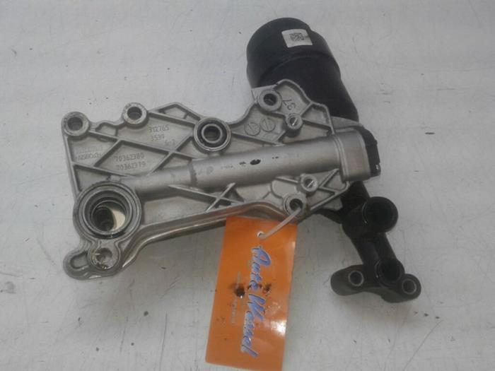 Gebrauchte Ölfiltergehäuse Mercedes C Estate (S205) C-220 CDI BlueTEC, C-220 d 2.2 16V Preis € 61,95 Margenregelung angeboten von Wessel Parts & Service B.V.