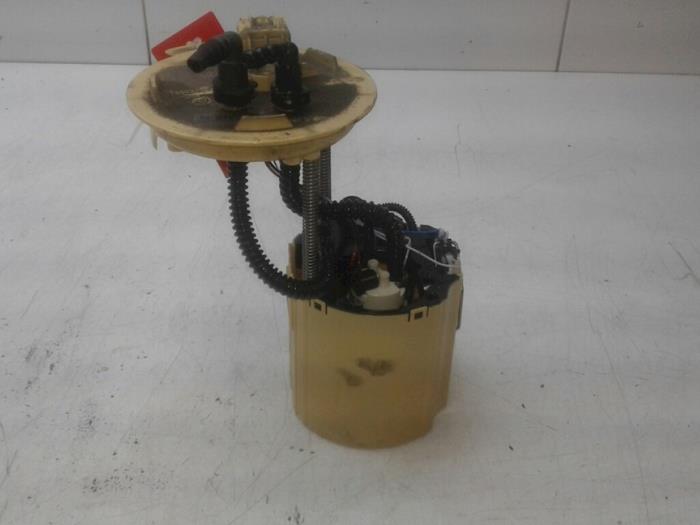 Bomba eléctrica de combustible de un Opel Astra J Sports Tourer (PD8/PE8/PF8) 1.7 CDTi 16V 2013