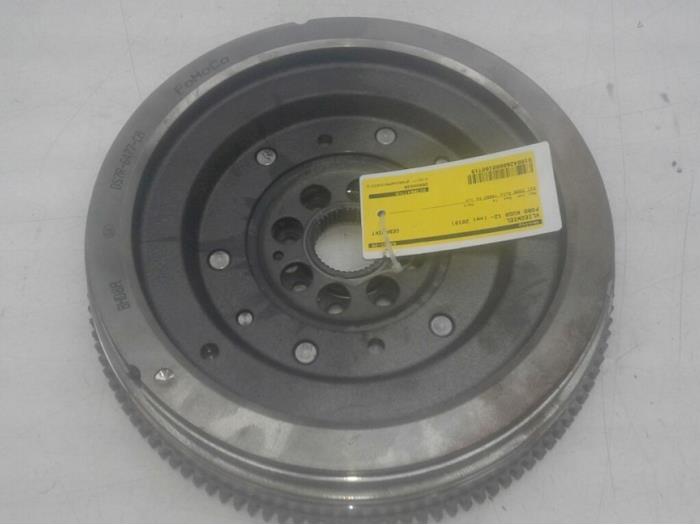 Gebrauchte Schwungrad Ford Kuga II (DM2) Preis € 261,45 Margenregelung angeboten von Wessel Parts & Service B.V.