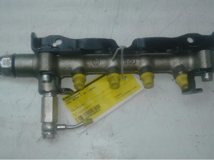 Gebrauchte Einspritzgehäuse Opel Astra J GTC (PD2/PF2) 1.7 CDTi 16V ecoFLEX 110 Preis € 93,45 Margenregelung angeboten von Wessel Parts & Service B.V.